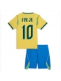 Otroške Nogometnih dresov Brazilija Vinicius Junior #10 Domači SP 2026 Kratki rokavi (+ hlače)